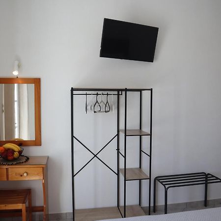 Pension St.George Rooms & Studios Perivolos  Exterior photo
