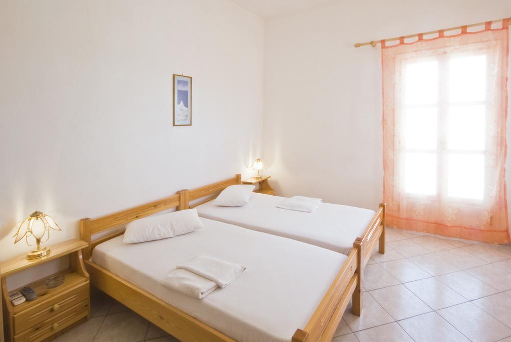 Pension St.George Rooms & Studios Perivolos  Room photo