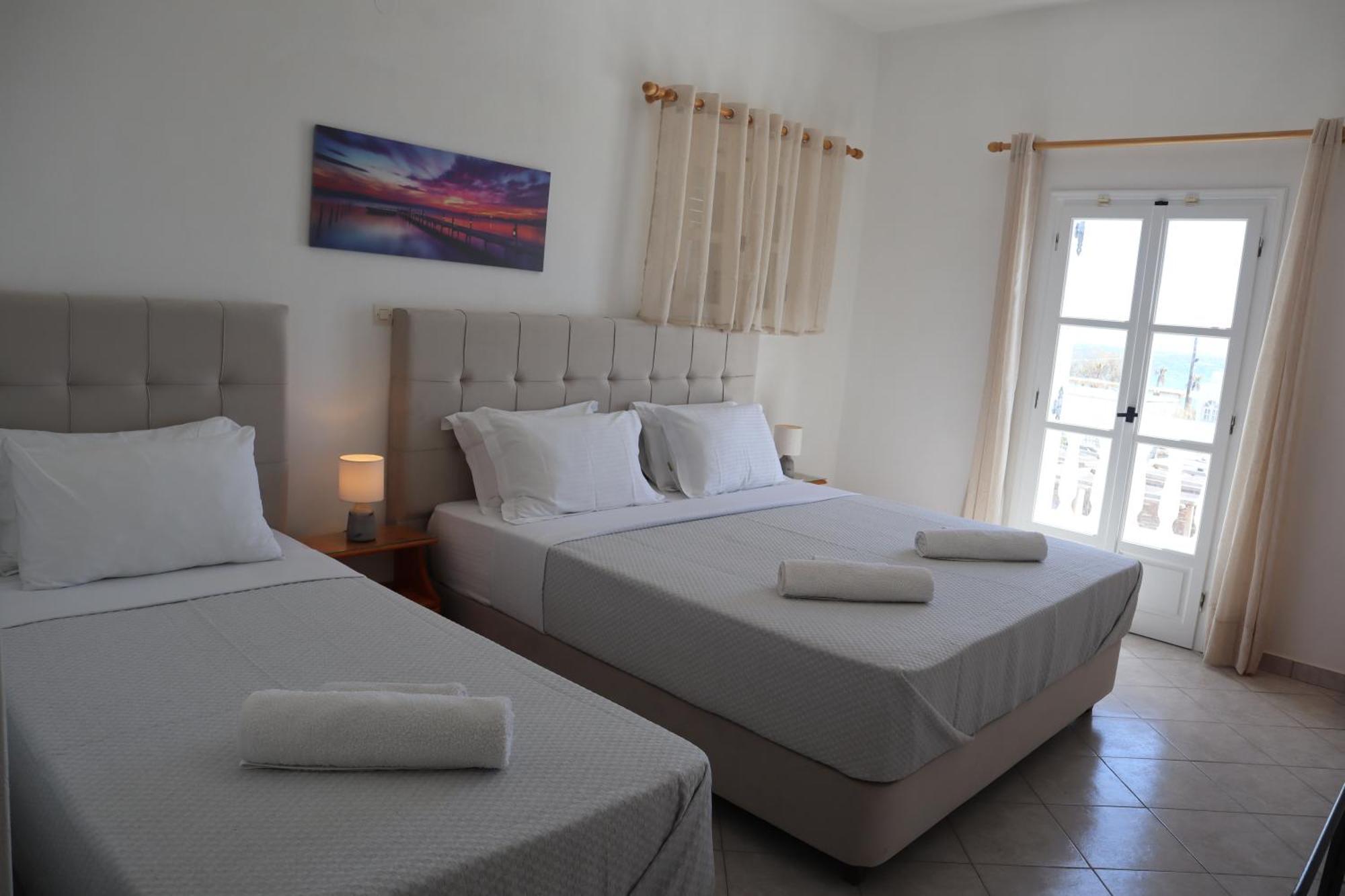 Pension St.George Rooms & Studios Perivolos  Exterior photo