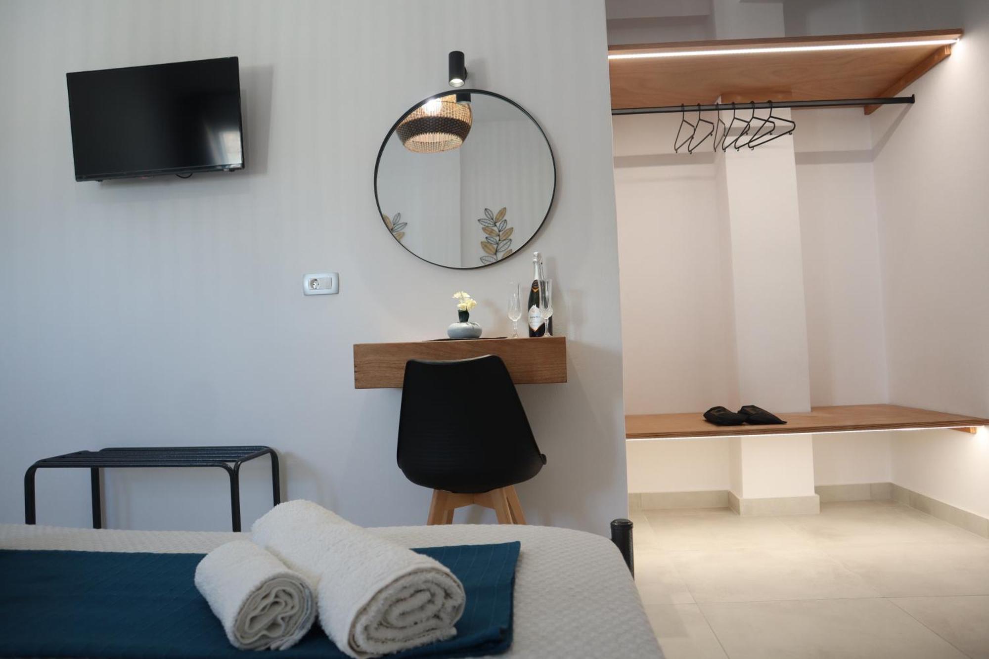 Pension St.George Rooms & Studios Perivolos  Exterior photo