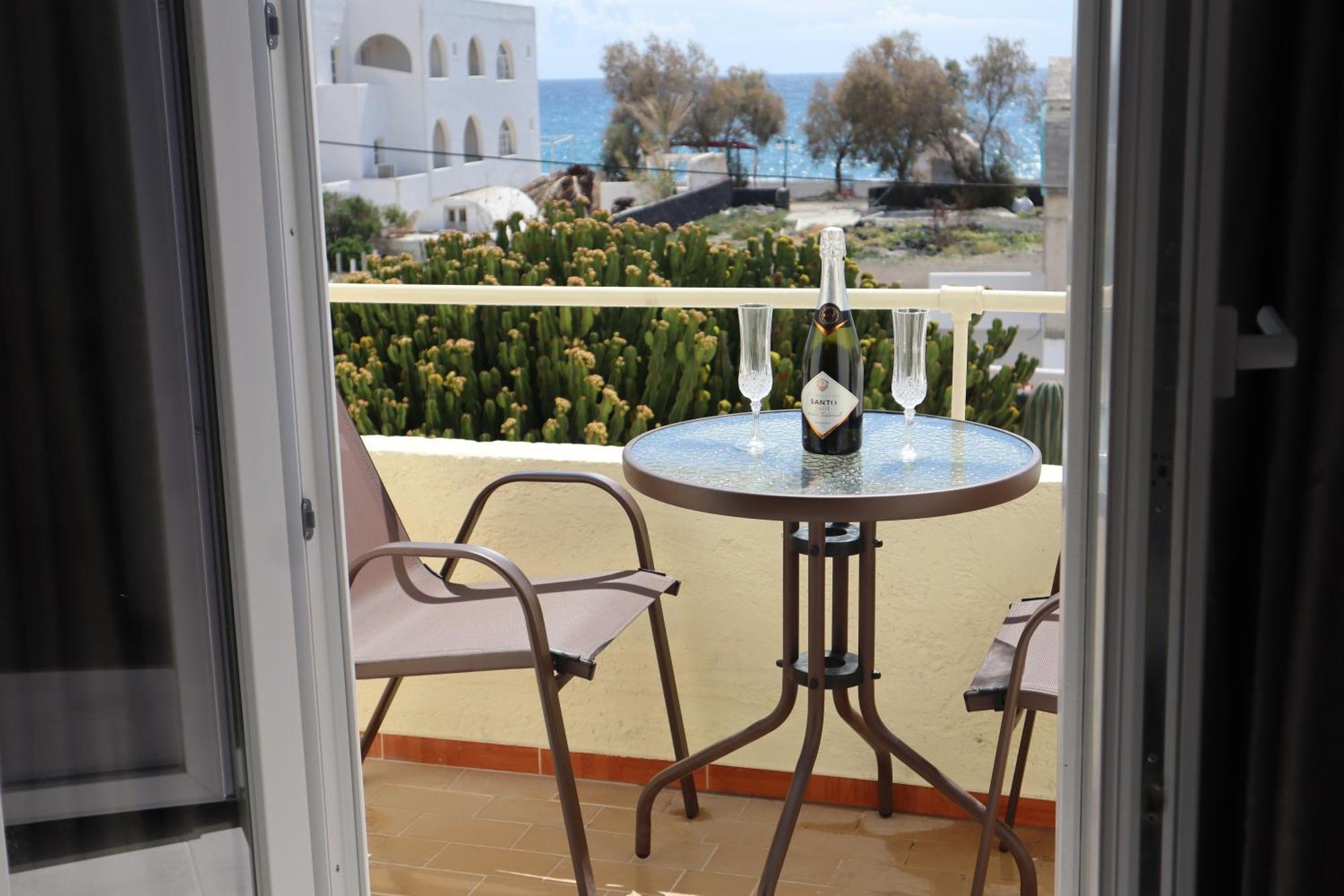 Pension St.George Rooms & Studios Perivolos  Exterior photo